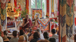 Stage en groupe de méditation bouddhiste  